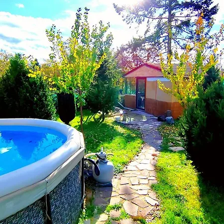 Holiday home The Garden House In 10 *